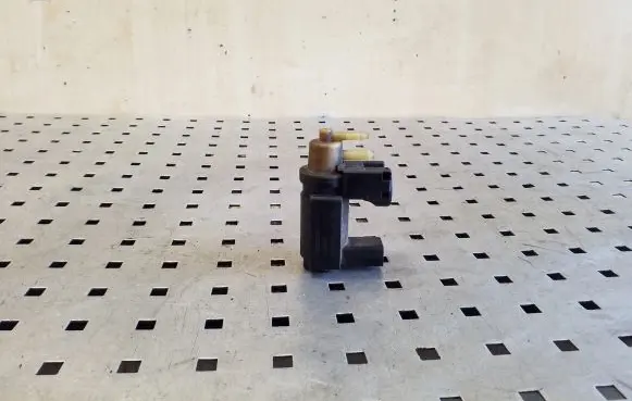 Volvo XC70 Turbo solenoid valve 31339808 70466400