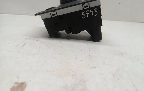 Opel Zafira B Light switch 13205872 2468 0320