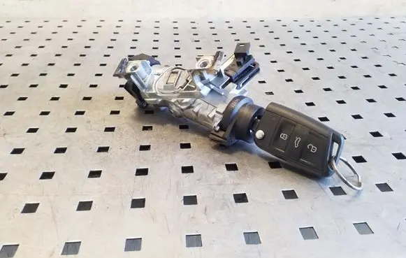 Skoda Octavia Mk3 (5E) Ignition lock 1K0905851 5Q1905865A