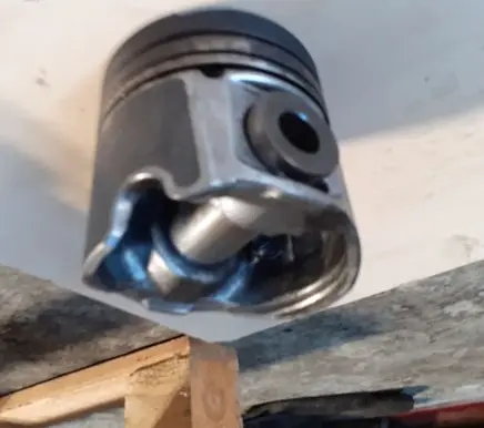 Renault Master II Piston 
