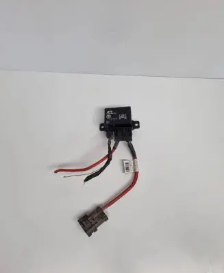 BMW 5 F10 F11 Coolant fan relay 9198302 V23132A2001X30