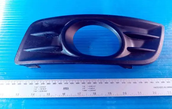 Volvo V50 Front bumper lower grill 30779100
