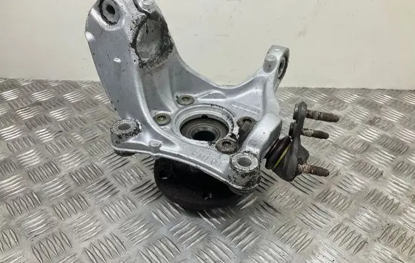 Seat Alhambra (Mk2) Front wheel hub 3C0407258F