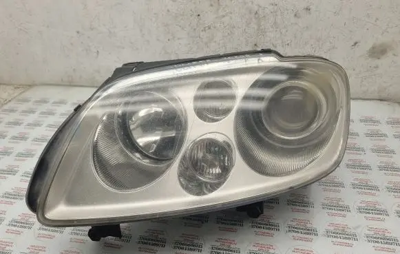 Volkswagen Touran I Headlight/headlamp 1T0941031F