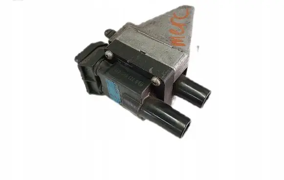 Mercedes-Benz C W202 High voltage ignition coil 0001582485