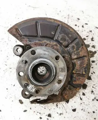 Volkswagen Golf Plus Front wheel hub