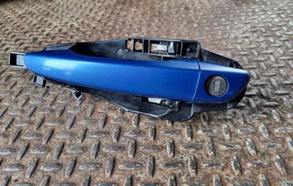 Opel Grandland X Front door exterior handle 9802977380