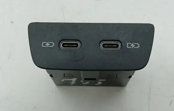 Volkswagen Golf VIII USB socket connector 2G6035954