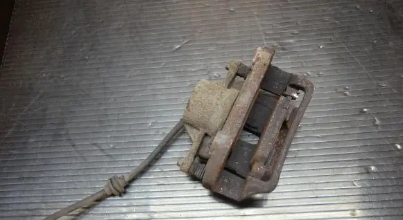 Opel Insignia A Front brake caliper