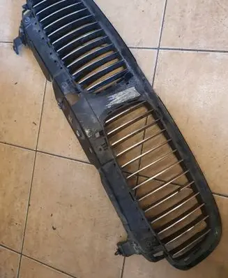 BMW 7 E65 E66 Front grill 51137037727