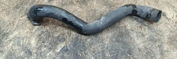 Coolant pipe/hose