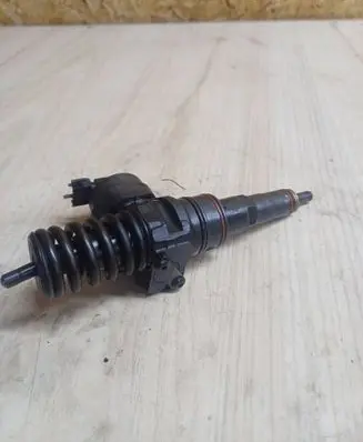 Volkswagen Sharan Fuel injector 038130073R
