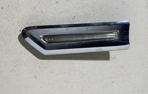 BMW 7 F01 F02 F03 F04 Front fender indicator light 7203371