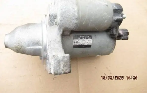 Toyota Yaris Starter motor 281000Y091 4280008435 06W24