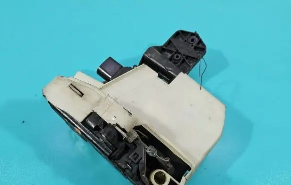 Skoda Superb B5 (3U) Front door lock IMPRK1517552