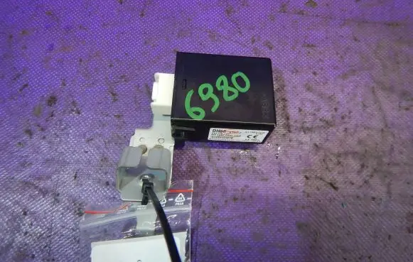 Mazda 6 Door central lock control unit/module DH56675DZ