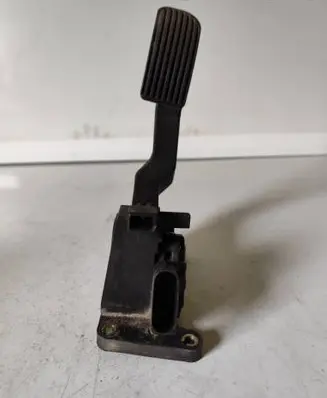 Mercedes-Benz Sprinter W901 W902 W903 W904 Accelerator throttle pedal 0281002335 A9013000404