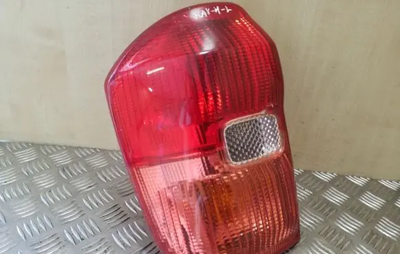 Toyota RAV 4 (XA20) Rear/tail lights