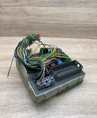 Ford Focus Fuse module 518251806 98AG14A073CG