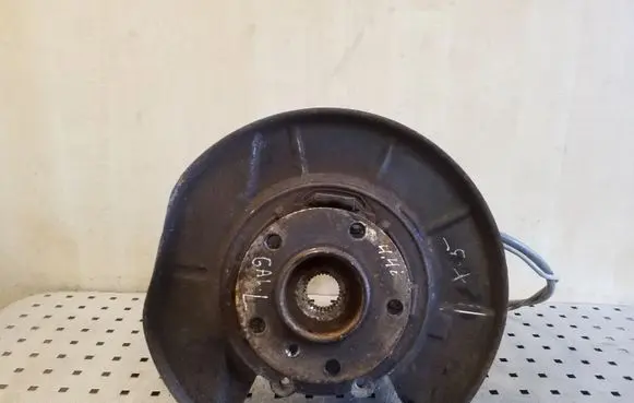 Rear wheel hub