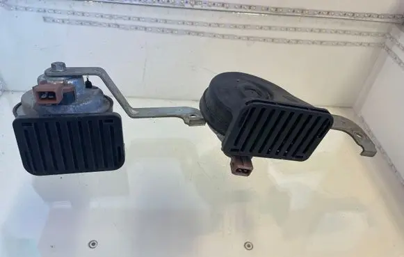 Volvo V50 Horn signal 55306