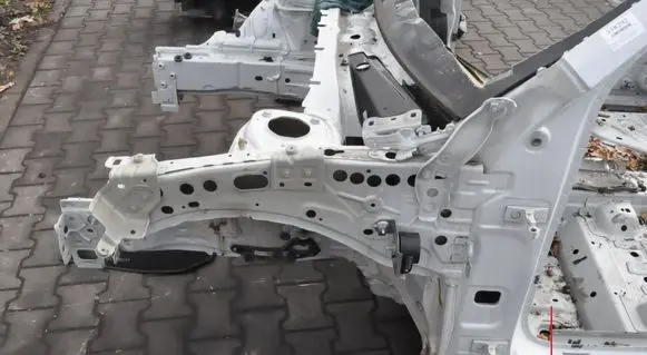 Mercedes-Benz EQB Front quarter panel 