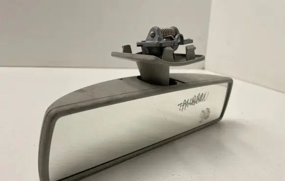 Volkswagen Touran I Rear view mirror (interior) E1010749