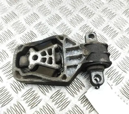 Mercedes-Benz CLA C117 X117 W117 Engine mount bracket A2462401209