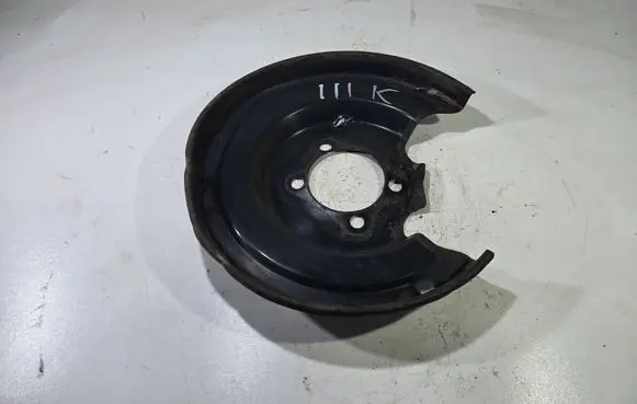 Toyota Prius (XW30) Rear brake disc plate dust cover 