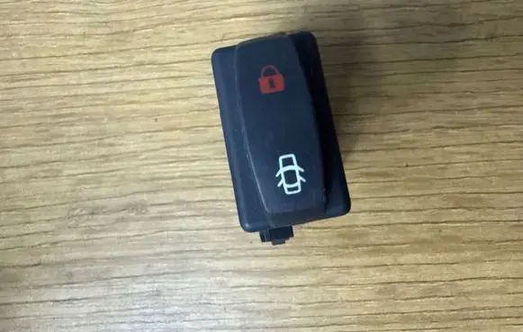 Opel Vivaro Central locking switch button 26488