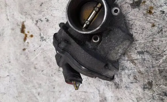 Ford Focus Throttle body valve VP4F9U-9E928-BA