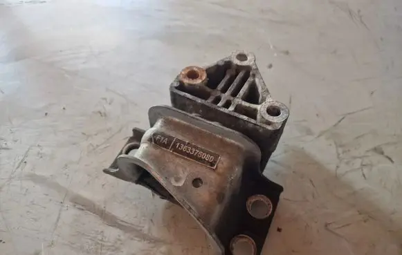 Citroen Jumper Engine mount bracket 1363376080
