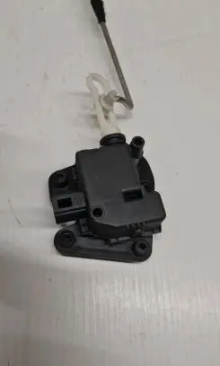 Audi A6 S6 C5 4B Tailgate boot lock/latch motor 8E9827833