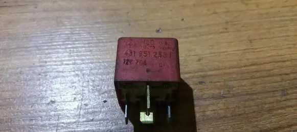 Audi A4 S4 B5 8D Other relay 431951253f