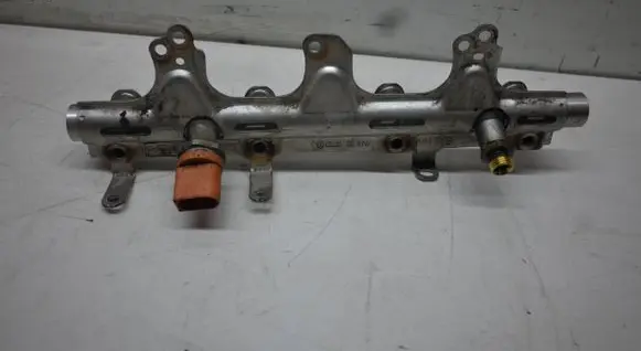 Audi A6 S6 C7 4G Fuel main line pipe 06J133317AB