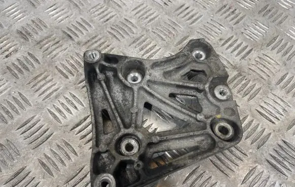 Chevrolet Captiva A/C compressor mount bracket 96868422