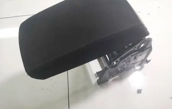 Skoda Octavia Mk2 (1Z) Armrest 