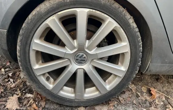 Volkswagen Golf IV R12 alloy rim 