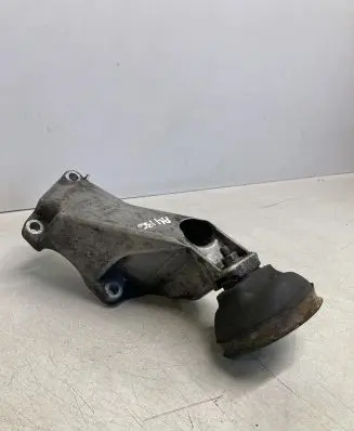 Audi A4 S4 B6 8E 8H Engine mounting bracket 8E0199307A