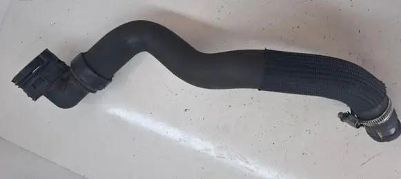 Engine coolant pipe/hose