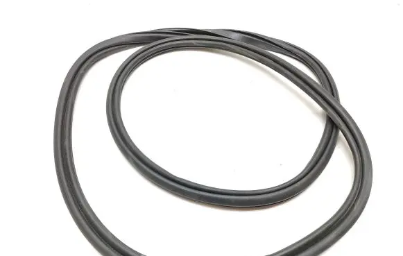 Volvo S90, V90 Rubber seal rear door 