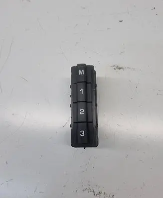 Land Rover Evoque II Seat control switch K8D214776AA 10077031