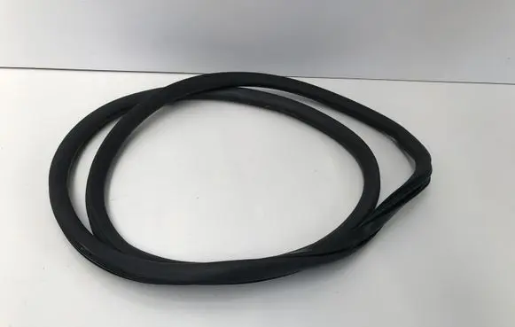 Opel Mokka B Rubber seal front door (on door) 150822 4286