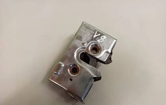 Audi V8 Front door lock 443839015P 443185