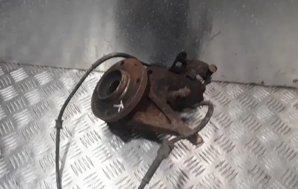 Citroen Xsara Picasso Front wheel hub spindle knuckle
