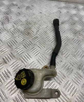 Brake fluid reservoir