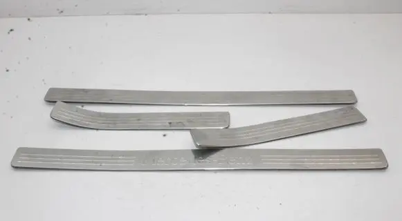 Mercedes-Benz C W204 sill trim set (inner) A2046800135 A2046800335