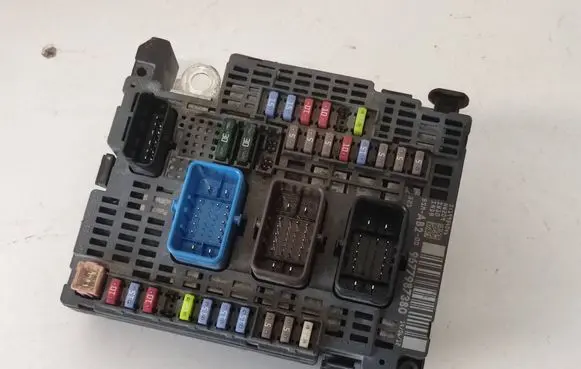 Citroen C4 II BSM Control unit 9677987380