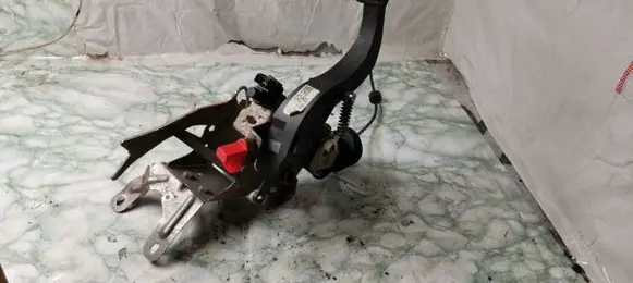Clutch pedal