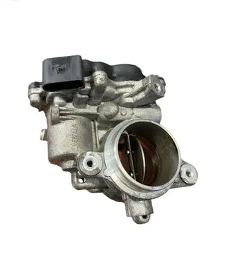 Volkswagen PASSAT B8 Throttle valve 2181512616